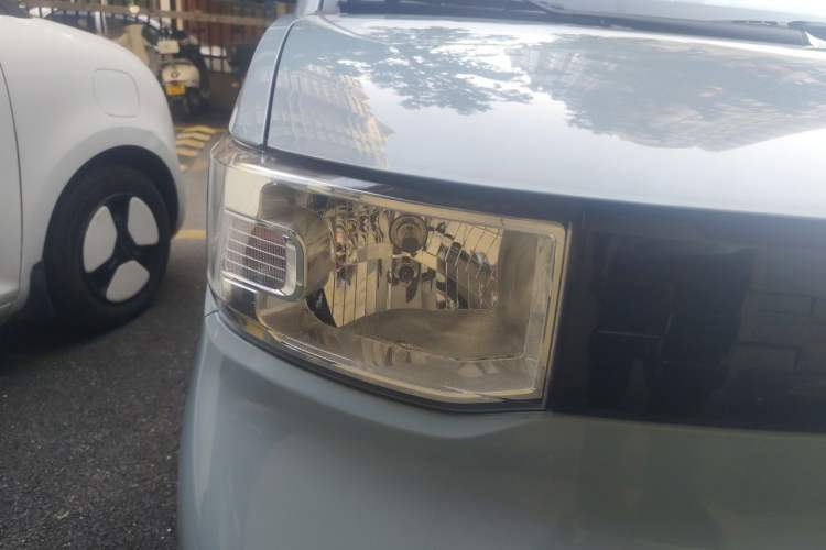 Used Wuling Hongguang MINIEV 2022 Macaron Fashion Model Lithium Iron Phosphate Right Front Headlight