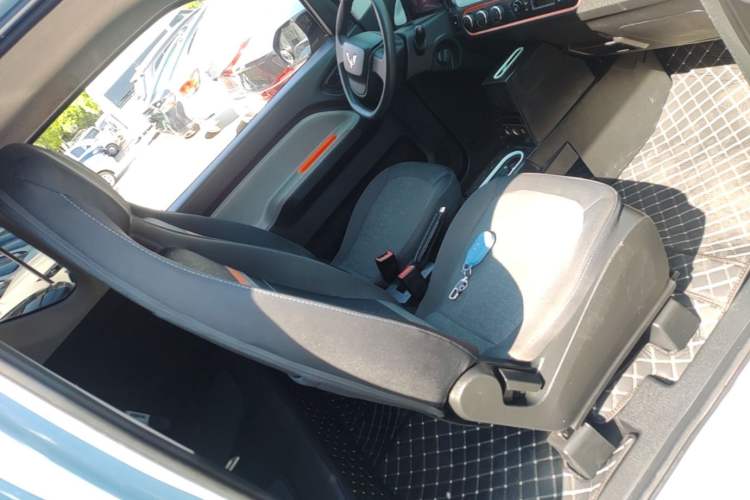 Used Wuling Hongguang MINIEV 2022 Macaron Fashion Model Lithium Iron Phosphate Right Front Seat