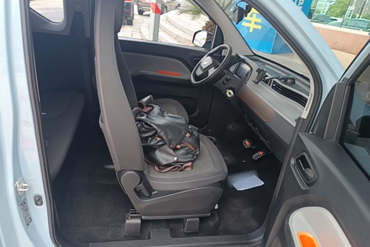 Used Wuling Hongguang MINIEV 2022 Macaron Fashion Model Lithium Iron Phosphate Right Front Seat