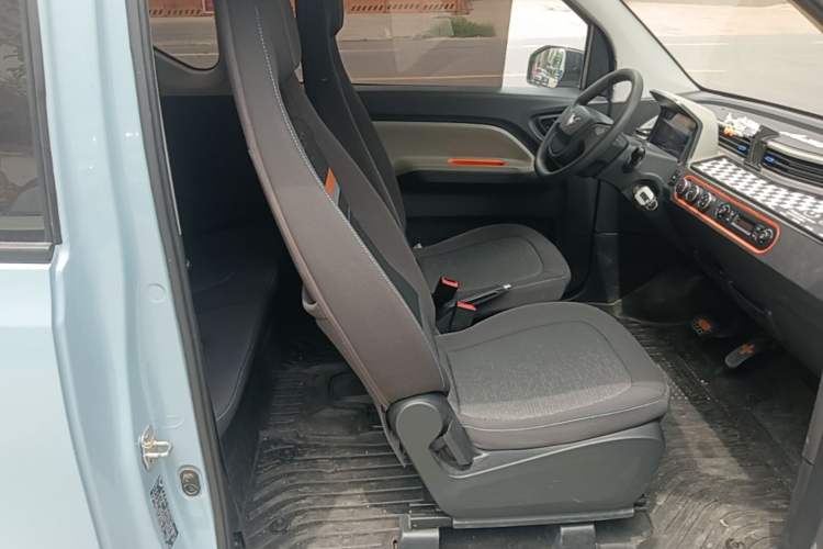 Used Wuling Hongguang MINIEV 2022 Zizai Version Lithium-NMC Right Front Seat