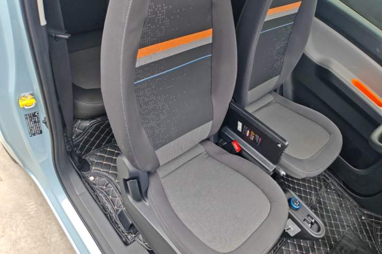 Used Wuling Hongguang MINIEV 2022 Zizai Version Lithium Iron Phosphate Right Front Seat
