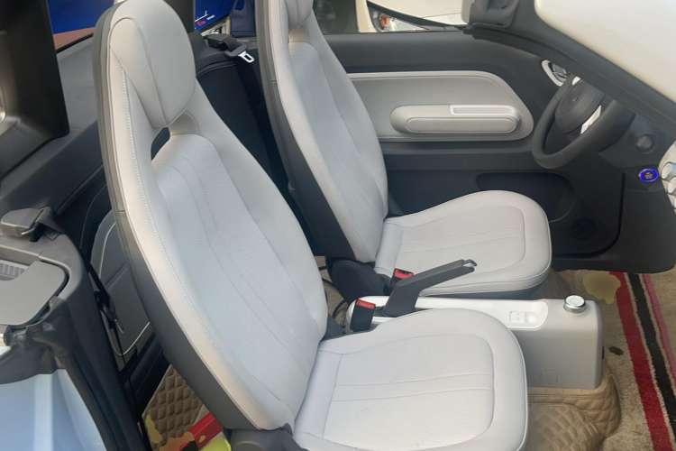 Used Wuling Hongguang MINIEV 2022 Convertible Model Right Front Seat