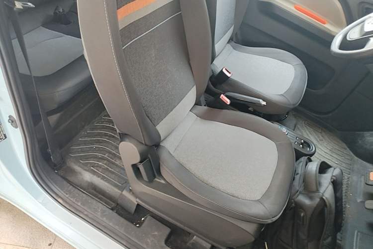 Used Wuling Hongguang MINIEV 2022 Easy Version Lithium Iron Phosphate Right Front Seat