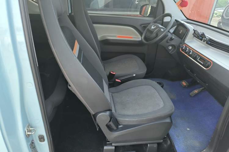 Used Wuling Hongguang MINIEV 2022 Zizai Version Lithium Iron Phosphate Right Front Seat