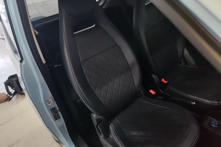 Used Wuling Hongguang MINIEV 2022 Zizai Version Lithium Iron Phosphate Right Front Seat