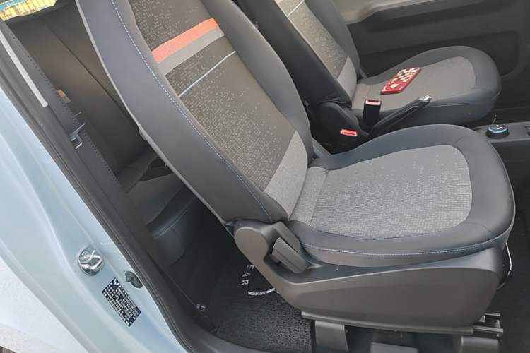 Used Wuling Hongguang MINIEV 2022 Enjoy Edition Lithium-Ion Battery Right Front Seat