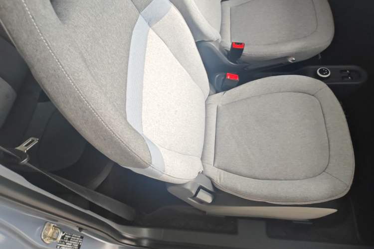 Used Wuling Hongguang MINIEV 2022 Macaron Premium Model – Lithium Iron Phosphate Right Front Seat