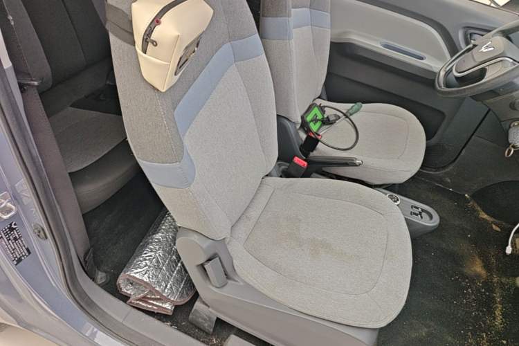 Used Wuling Hongguang MINIEV 2022 Macaron Fashion Edition Lithium-Nickel-Cobalt-Alpha-oxide Right Front Seat