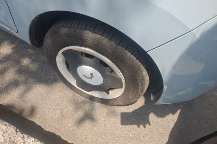 Used Wuling Hongguang MINIEV 2022 Easy Version Lithium-NMC Right Front Wheel Hub