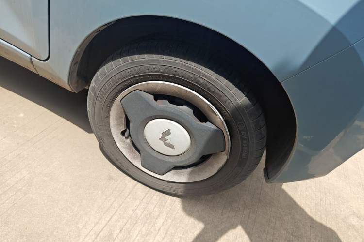 Used Wuling Hongguang MINIEV 2022 Easy Version Lithium Iron Phosphate Right Front Wheel Hub
