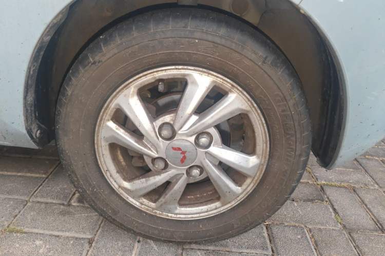 Used Wuling Hongguang MINIEV 2022 Zizai Version Lithium Iron Phosphate Right Front Wheel Hub