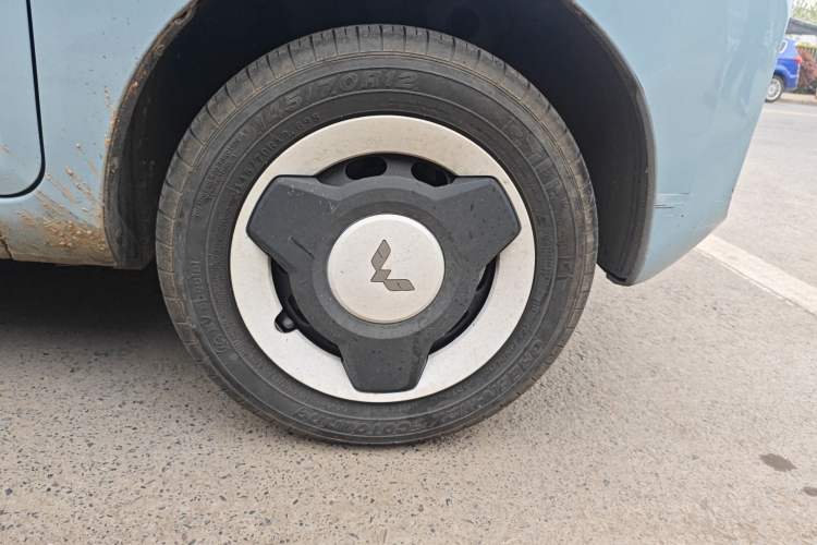 Used Wuling Hongguang MINIEV 2022 Easy Version Lithium Iron Phosphate Right Front Wheel Hub