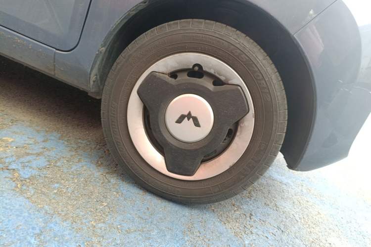 Used Wuling Hongguang MINIEV 2022 Macaron Premium Model – Lithium Iron Phosphate Right Front Wheel Hub