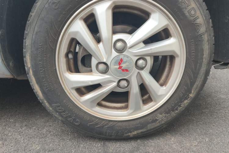 Used Wuling Hongguang MINIEV 2022 Easy Version Lithium Iron Phosphate Right Front Wheel Hub