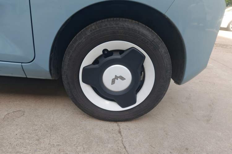 Used Wuling Hongguang MINIEV 2022 Enjoy Edition Lithium Iron Phosphate Right Front Wheel Hub