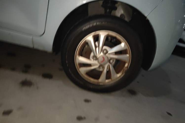Used Wuling Hongguang MINIEV 2022 Zizai Version Lithium Iron Phosphate Right Front Wheel Hub