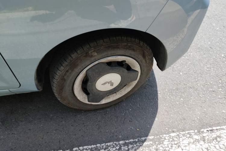 Used Wuling Hongguang MINIEV 2022 Easy Version Lithium Iron Phosphate Right Front Wheel Hub