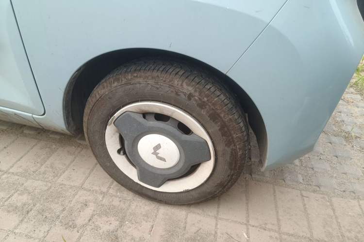 Used Wuling Hongguang MINIEV 2022 Easy Version Lithium Iron Phosphate Right Front Wheel Hub