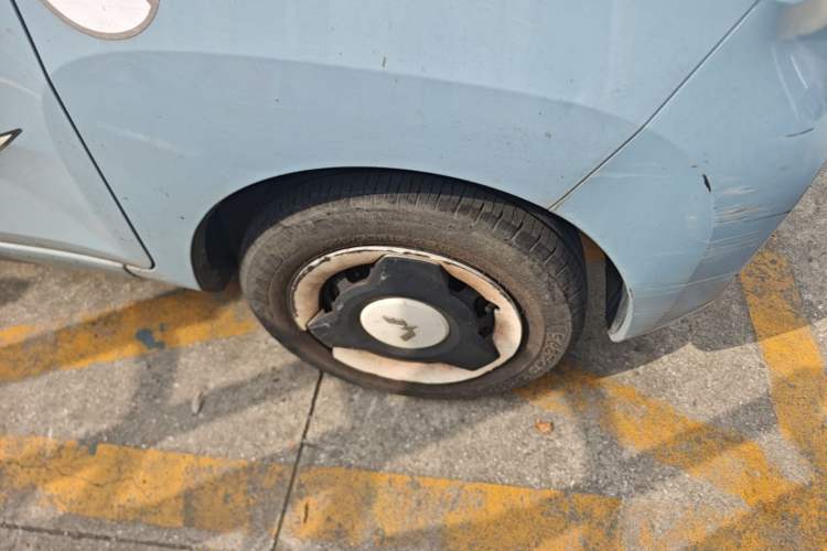 Used Wuling Hongguang MINIEV 2022 Easy Version Lithium Iron Phosphate Right Front Wheel Hub