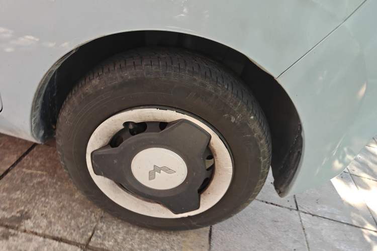 Used Wuling Hongguang MINIEV 2022 Easy Version Lithium Iron Phosphate Right Front Wheel Hub