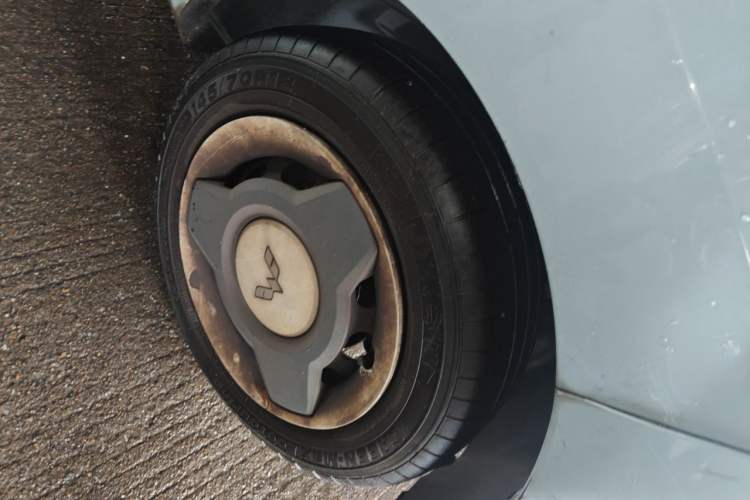 Used Wuling Hongguang MINIEV 2022 Macaron Premium Model – Lithium Iron Phosphate Right Front Wheel Hub