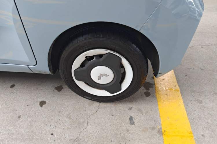 Used Wuling Hongguang MINIEV 2022 Enjoy Edition Lithium Iron Phosphate Right Front Wheel Hub
