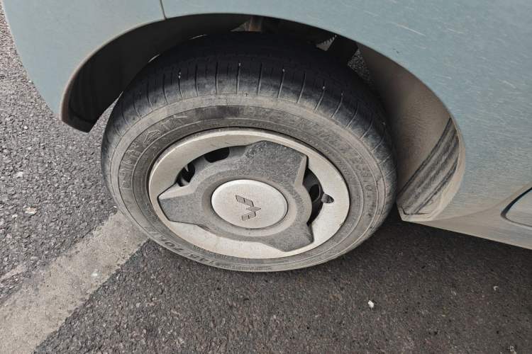 Used Wuling Hongguang MINIEV 2022 Easy Version Lithium Iron Phosphate Right Front Wheel Hub