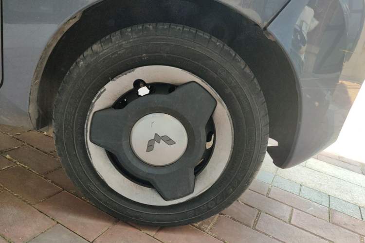 Used Wuling Hongguang MINIEV 2022 Macaron Premium Model – Lithium Iron Phosphate Right Front Wheel Hub
