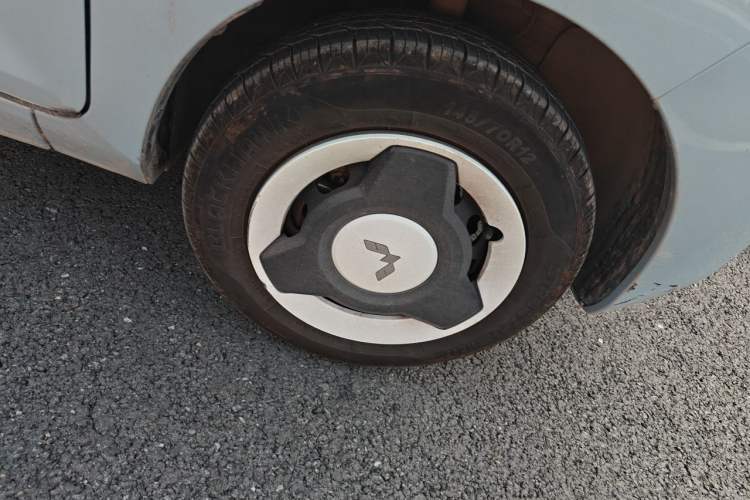 Used Wuling Hongguang MINIEV 2022 Easy Version Lithium-NMC Right Front Wheel Hub