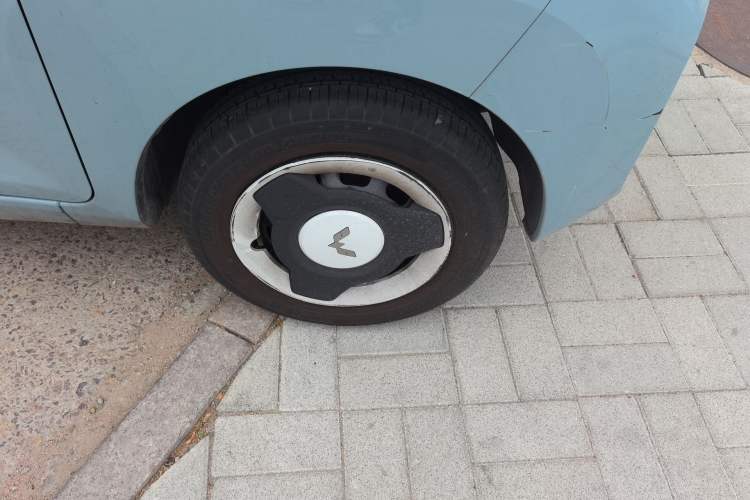 Used Wuling Hongguang MINIEV 2022 Easy Version Lithium Iron Phosphate Right Front Wheel Hub
