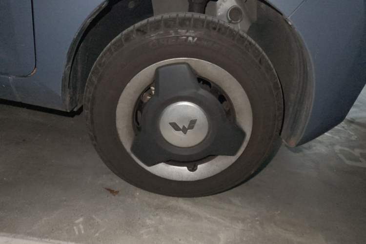Used Wuling Hongguang MINIEV 2022 Macaron Premium Model – Lithium Iron Phosphate Right Front Wheel Hub