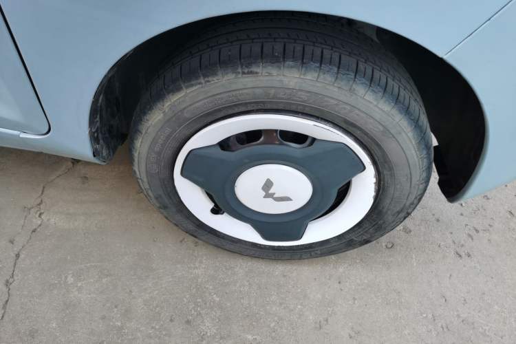 Used Wuling Hongguang MINIEV 2022 Easy Version Lithium Iron Phosphate Right Front Wheel Hub