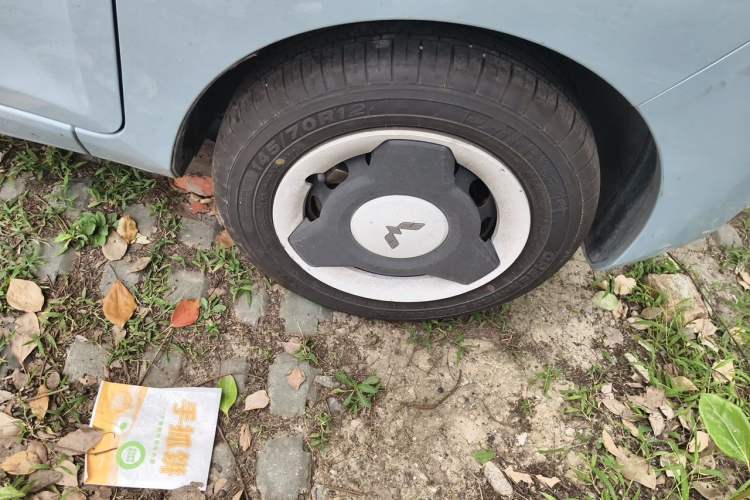 Used Wuling Hongguang MINIEV 2022 Zizai Version Lithium Iron Phosphate Right Front Wheel Hub