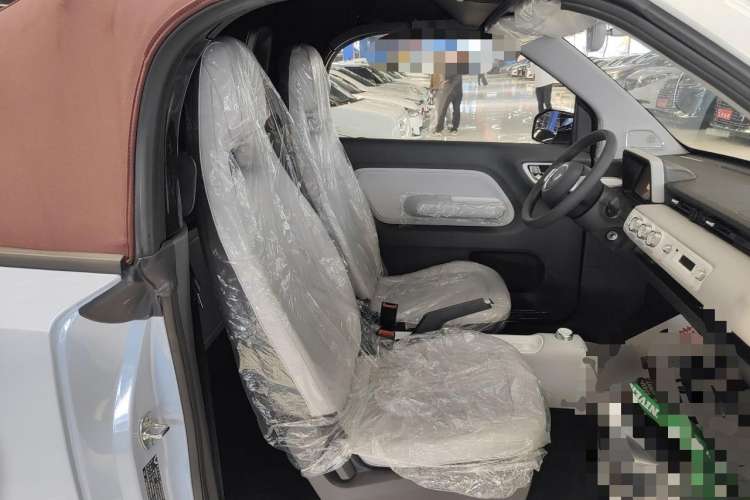 Used Wuling Hongguang MINIEV 2022 Convertible Model Right Rear Seat