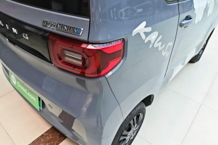 Used Wuling Hongguang MINIEV 2022 Macaron Premium Model – Lithium Iron Phosphate Right Rear Taillight