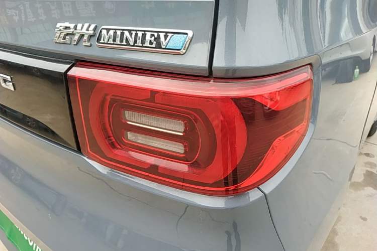 Used Wuling Hongguang MINIEV 2022 Macaron Premium Model – Lithium Iron Phosphate Right Rear Taillight