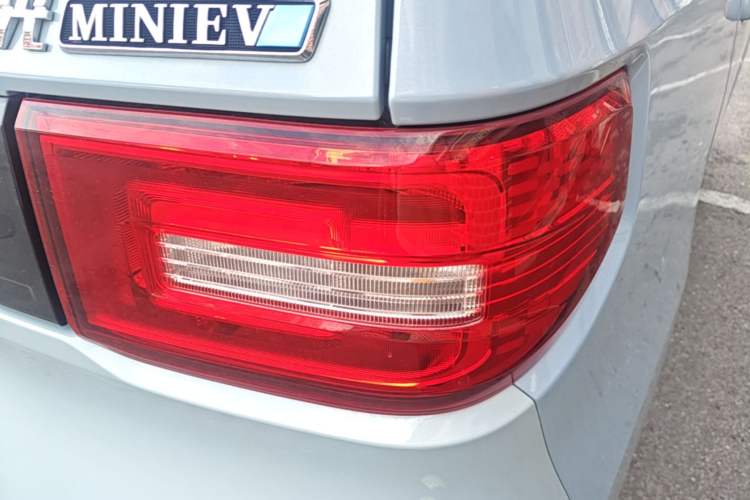 Used Wuling Hongguang MINIEV 2022 Zizai Version Lithium-NMC Right Rear Taillight