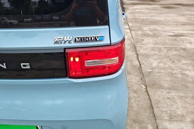 Used Wuling Hongguang MINIEV 2022 Macaron Fashion Edition Lithium-Nickel-Cobalt-Alpha-oxide Right Rear Taillight