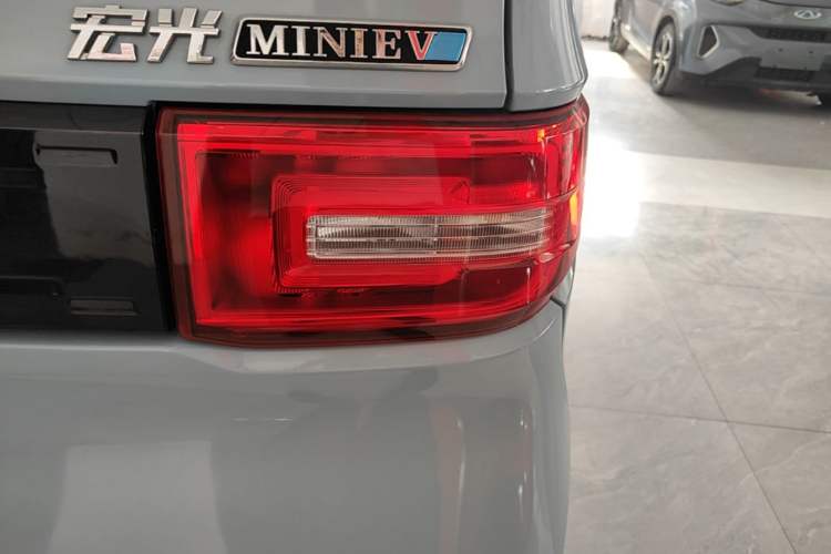 Used Wuling Hongguang MINIEV 2022 Zizai Version Lithium-NMC Right Rear Taillight