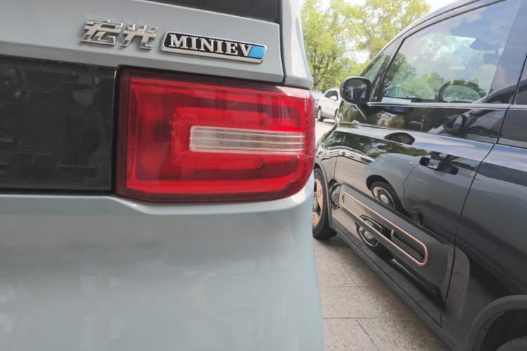 Used Wuling Hongguang MINIEV 2022 Easy Version Lithium Iron Phosphate Right Rear Taillight