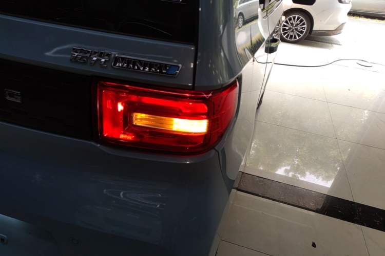 Used Wuling Hongguang MINIEV 2022 Enjoy Edition Lithium-Ion Battery Right Rear Taillight