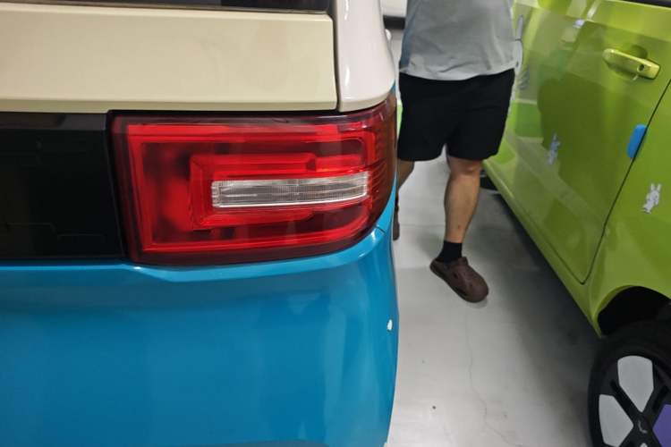 Used Wuling Hongguang MINIEV 2022 Zizai Version Lithium Iron Phosphate Right Rear Taillight