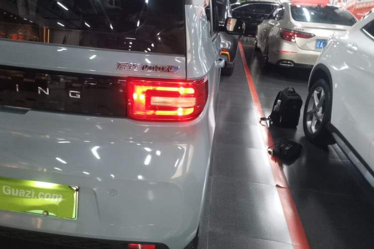 Used Wuling Hongguang MINIEV 2022 Macaron Premium Model – Lithium Iron Phosphate Right Rear Taillight