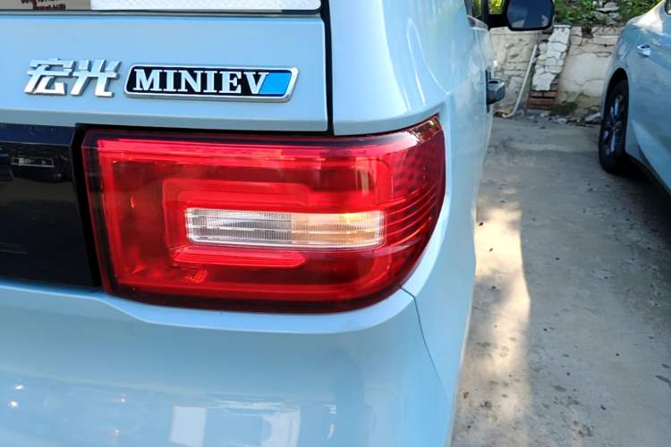 Used Wuling Hongguang MINIEV 2022 Zizai Version Lithium Iron Phosphate Right Rear Taillight