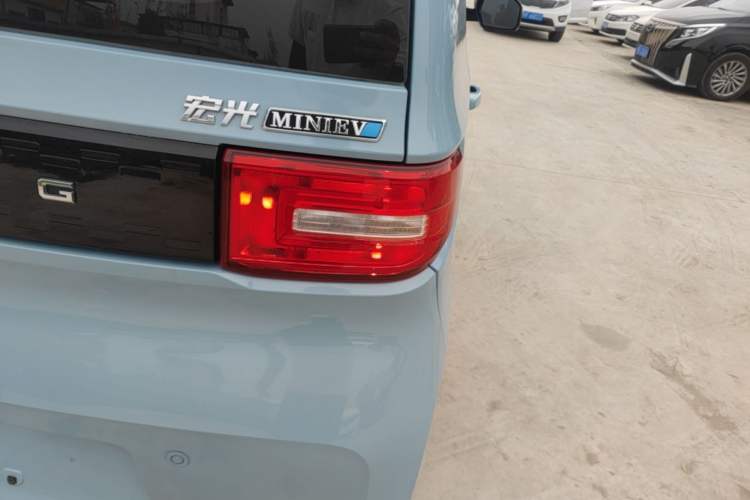 Used Wuling Hongguang MINIEV 2022 Zizai Version Lithium-NMC Right Rear Taillight