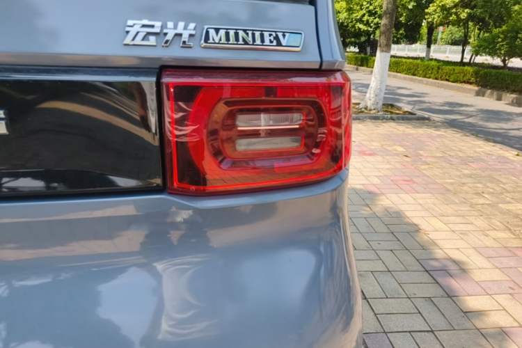 Used Wuling Hongguang MINIEV 2022 Macaron Premium Model – Lithium Iron Phosphate Right Rear Taillight