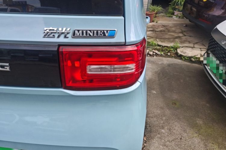 Used Wuling Hongguang MINIEV 2022 Zizai Version Lithium-NMC Right Rear Taillight