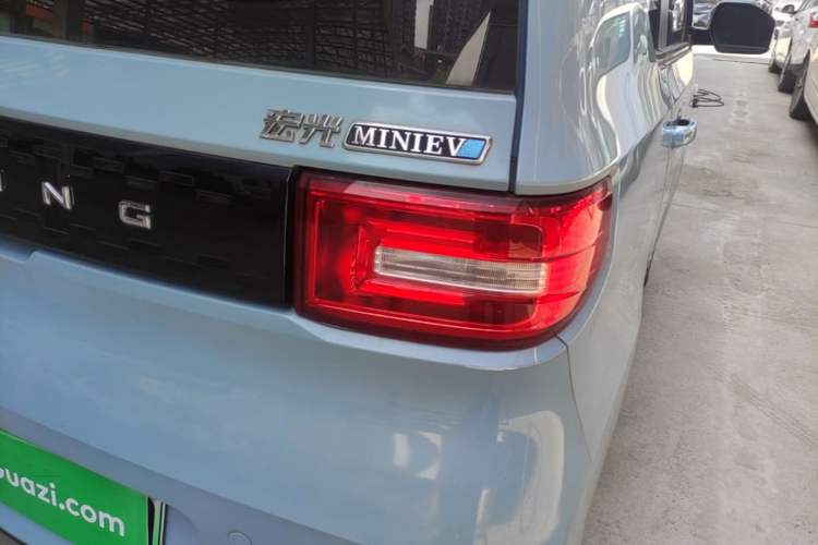 Used Wuling Hongguang MINIEV 2022 Zizai Version Lithium Iron Phosphate Right Rear Taillight