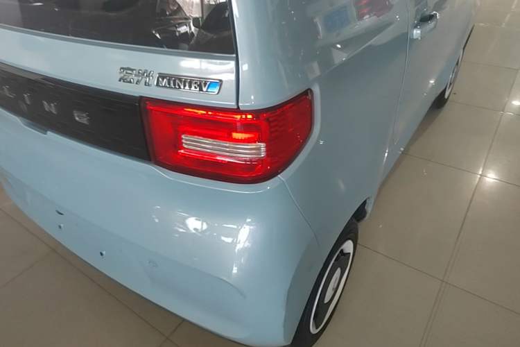 Used Wuling Hongguang MINIEV 2022 Zizai Version Lithium-NMC Right Rear Taillight