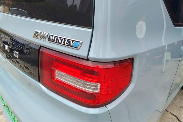 Used Wuling Hongguang MINIEV 2022 Macaron Premium Model – Lithium Iron Phosphate Right Rear Taillight